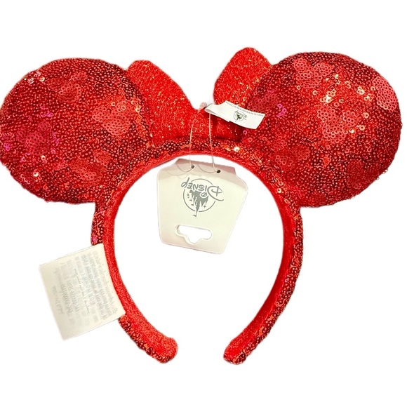 Disney Christmas 2025 Lil Rin Rin Plush Badge Red New
